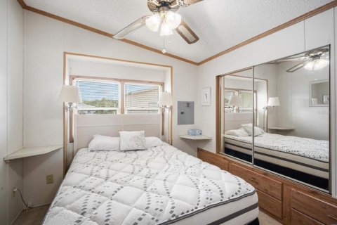 Condo in Zephyrhills, Florida, 2 bedrooms  № 1803968 - photo 13