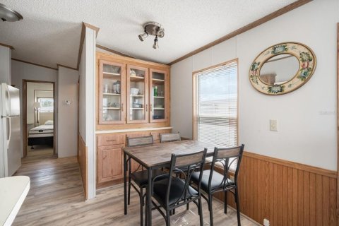 Condo in Zephyrhills, Florida, 2 bedrooms  № 1803968 - photo 9