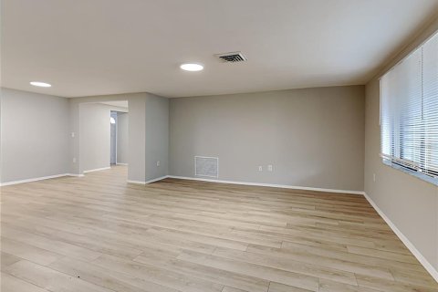 Casa en alquiler en New Port Richey, Florida, 3 dormitorios, 124.95 m2 № 1885711 - foto 5
