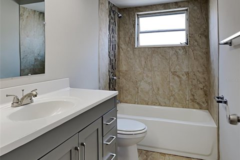 Casa en alquiler en New Port Richey, Florida, 3 dormitorios, 124.95 m2 № 1885711 - foto 13