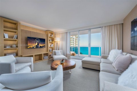 Condo in Miami Beach, Florida, 3 bedrooms  № 2022983