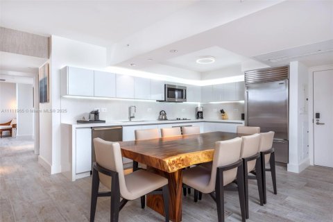 Condo in Miami Beach, Florida, 3 bedrooms  № 2022983 - photo 3