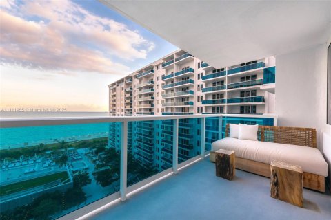 Condo in Miami Beach, Florida, 3 bedrooms  № 2022983 - photo 21