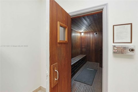 Condominio en venta en Miami Beach, Florida, 1 dormitorio, 122.91 m2 № 1967970 - foto 25