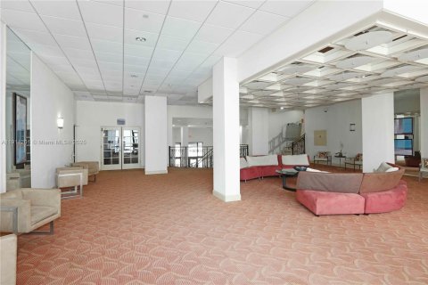 Condominio en venta en Miami Beach, Florida, 1 dormitorio, 122.91 m2 № 1967970 - foto 30