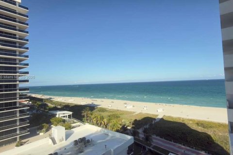 Condominio en Miami Beach, Florida, 1 dormitorio  № 1967970