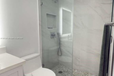 Condominio en venta en Miami Beach, Florida, 1 dormitorio, 122.91 m2 № 1967970 - foto 8