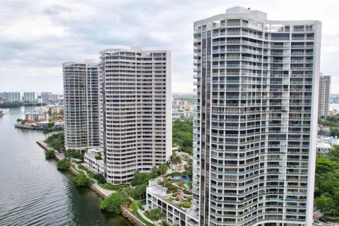 Condominio en venta en Aventura, Florida, 3 dormitorios, 197.88 m2 № 2014056 - foto 8