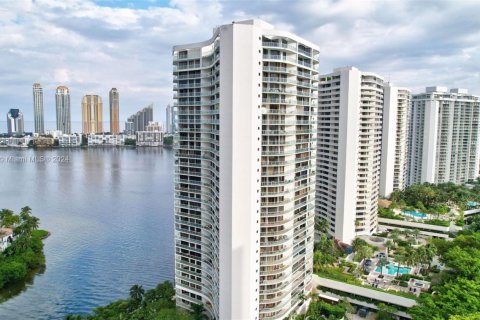 Condominio en venta en Aventura, Florida, 3 dormitorios, 197.88 m2 № 2014056 - foto 7