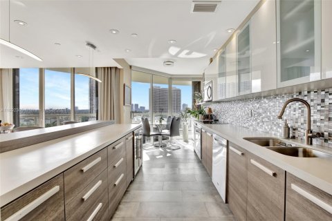 Condominio en venta en Aventura, Florida, 3 dormitorios, 197.88 m2 № 2014056 - foto 19