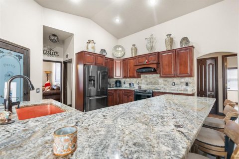 House in Spring Hill, Florida 5 bedrooms, 276.11 sq.m. № 1544874 - photo 15