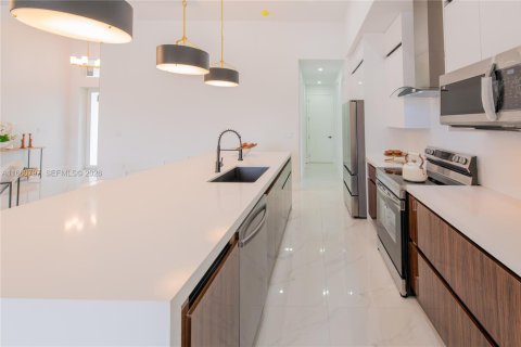 Villa ou maison à vendre à Cape Coral, Floride: 4 chambres, 273.13 m2 № 2269728 - photo 9