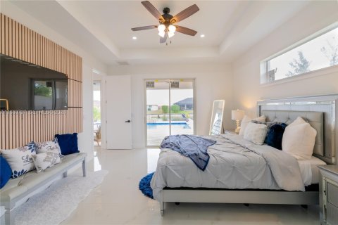 Villa ou maison à vendre à Cape Coral, Floride: 4 chambres, 273.13 m2 № 2269728 - photo 11