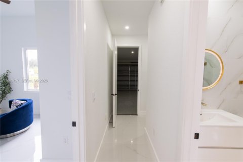 Villa ou maison à vendre à Cape Coral, Floride: 4 chambres, 273.13 m2 № 2269728 - photo 21