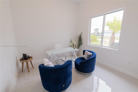 Villa ou maison à vendre à Cape Coral, Floride: 4 chambres, 273.13 m2 № 2269728 - photo 19