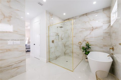 Villa ou maison à vendre à Cape Coral, Floride: 4 chambres, 273.13 m2 № 2269728 - photo 14
