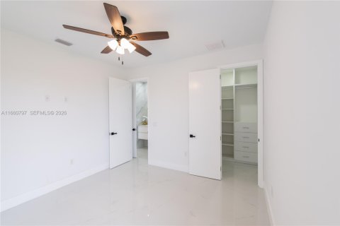 Villa ou maison à vendre à Cape Coral, Floride: 4 chambres, 273.13 m2 № 2269728 - photo 25