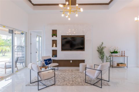 Villa ou maison à vendre à Cape Coral, Floride: 4 chambres, 273.13 m2 № 2269728 - photo 6