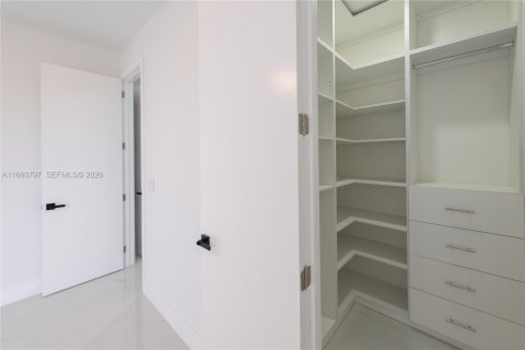 Villa ou maison à vendre à Cape Coral, Floride: 4 chambres, 273.13 m2 № 2269728 - photo 22