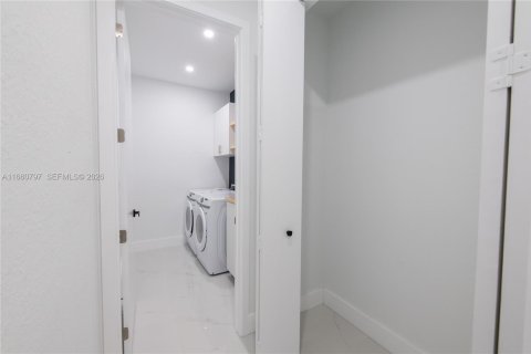Villa ou maison à vendre à Cape Coral, Floride: 4 chambres, 273.13 m2 № 2269728 - photo 29