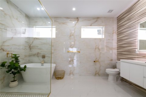 Villa ou maison à vendre à Cape Coral, Floride: 4 chambres, 273.13 m2 № 2269728 - photo 15