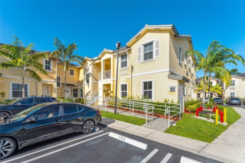Copropriété à louer à Homestead, Floride: 3 chambres, 106.93 m2 № 2268673 - photo 3