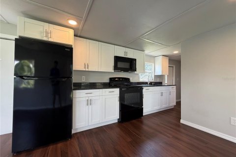 Apartamento en alquiler en Plant City, Florida, 2 dormitorios, 53.51 m2 № 1900887 - foto 1