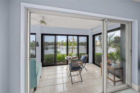 Copropriété à vendre à Sarasota, Floride: 2 chambres, 118.08 m2 № 2093147 - photo 28