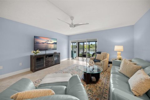 Copropriété à vendre à Sarasota, Floride: 2 chambres, 118.08 m2 № 2093147 - photo 25