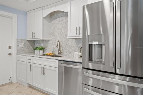 Copropriété à vendre à Sarasota, Floride: 2 chambres, 118.08 m2 № 2093147 - photo 20