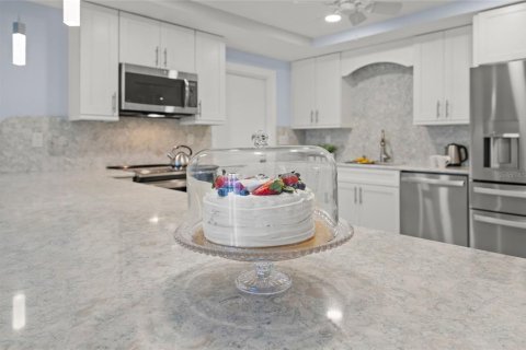 Copropriété à vendre à Sarasota, Floride: 2 chambres, 118.08 m2 № 2093147 - photo 4