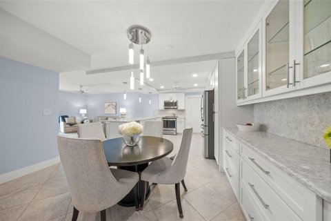 Copropriété à vendre à Sarasota, Floride: 2 chambres, 118.08 m2 № 2093147 - photo 17