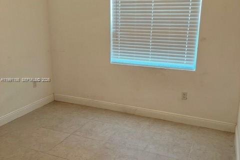 Casa en alquiler en Hallandale Beach, Florida, 3 dormitorios, 116.22 m2 № 2057443 - foto 4