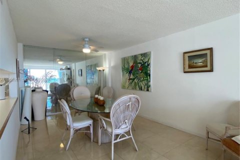 Copropriété à louer à Key Biscayne, Floride: 2 chambres, 117.06 m2 № 2153850 - photo 16