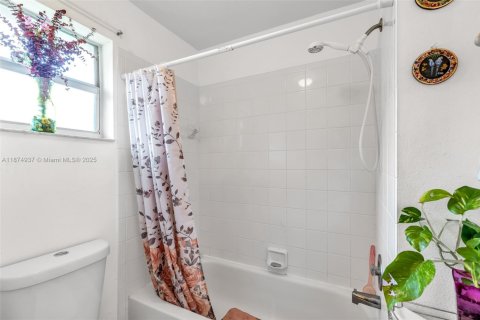 Купить виллу или дом в Санрайз, Флорида 2 спальни, 110.09м2, № 1929500 - фото 14