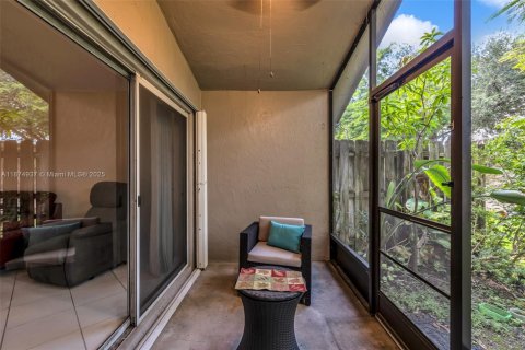 Купить виллу или дом в Санрайз, Флорида 2 спальни, 110.09м2, № 1929500 - фото 3