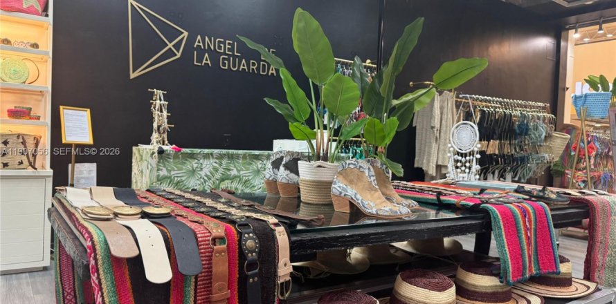 Propiedad comercial en Sunrise, Florida № 2055078