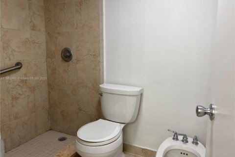 Снять в аренду кондоминиум в Майами, Флорида 2 спальни, 78.78м2, № 1930241 - фото 17