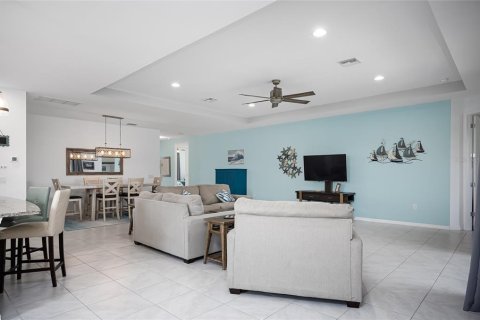 House in Port Charlotte, Florida 3 bedrooms, 222.59 sq.m. № 1899631 - photo 10