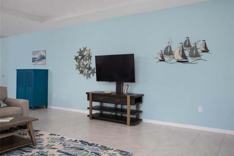 House in Port Charlotte, Florida 3 bedrooms, 222.59 sq.m. № 1899631 - photo 12
