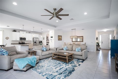 House in Port Charlotte, Florida 3 bedrooms, 222.59 sq.m. № 1899631 - photo 9