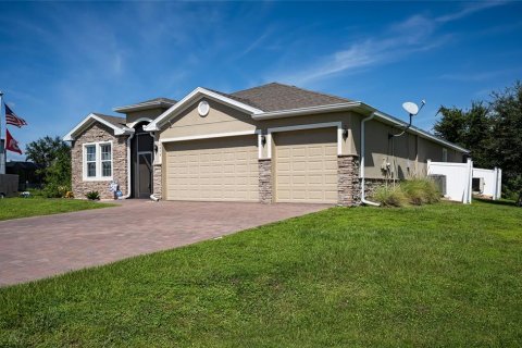 House in Port Charlotte, Florida 3 bedrooms, 222.59 sq.m. № 1899631 - photo 3