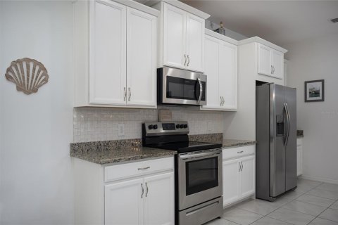 House in Port Charlotte, Florida 3 bedrooms, 222.59 sq.m. № 1899631 - photo 19