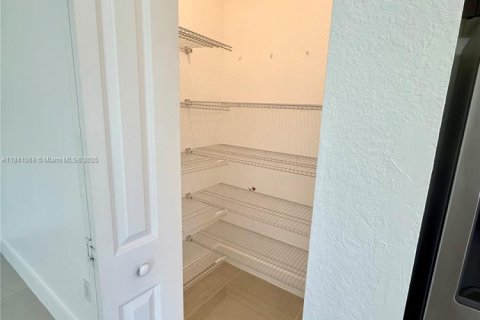 Adosado en alquiler en Homestead, Florida, 3 dormitorios, 140.65 m2 № 1848751 - foto 8