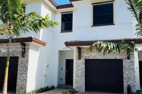 Adosado en alquiler en Homestead, Florida, 3 dormitorios, 140.65 m2 № 1848751 - foto 1