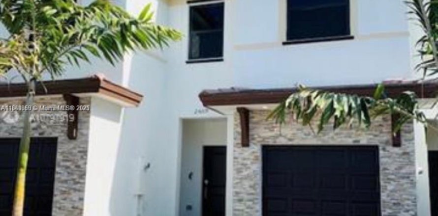 Adosado en Homestead, Florida 3 dormitorios, 140.65 m2 № 1848751
