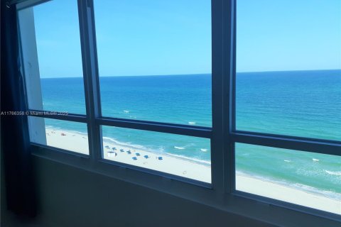 Condo in Miami Beach, Florida  № 1584904 - photo 5