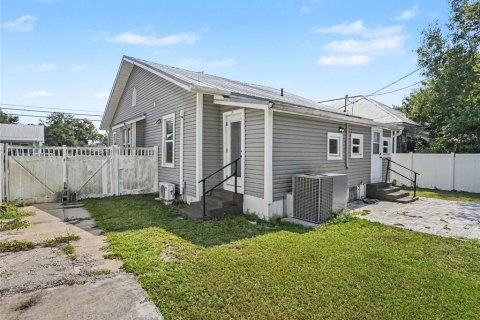 House in Kissimmee, Florida 3 bedrooms, 138.24 sq.m. № 2302344 - photo 29