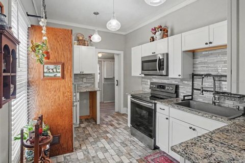 House in Kissimmee, Florida 3 bedrooms, 138.24 sq.m. № 2302344 - photo 14