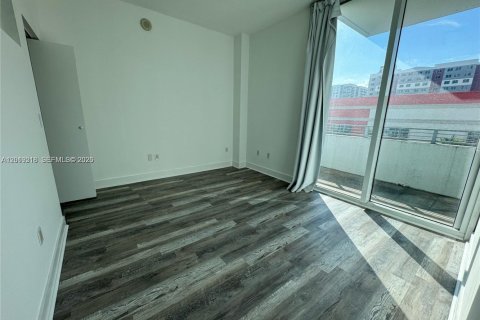 Купить кондоминиум в Майами, Флорида 1 спальня, 63.08м2, № 2256658 - фото 9